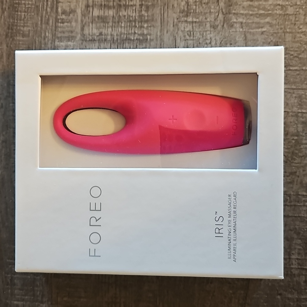 FOREO IRISIlluminating eye massager